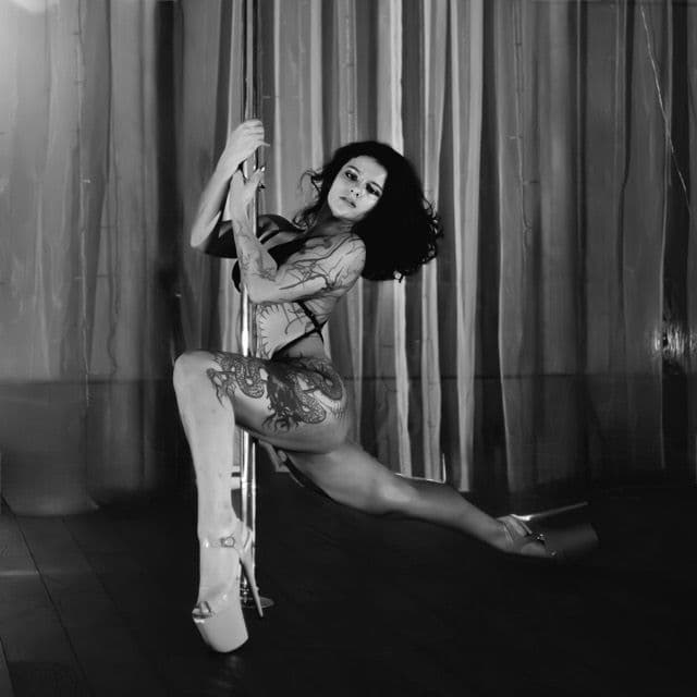 Leïla, qui enseigne au studio